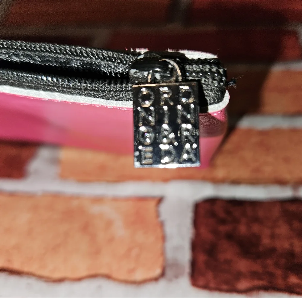 #604 ORDNING & REDA- Chic Pink Cosmetic Bag